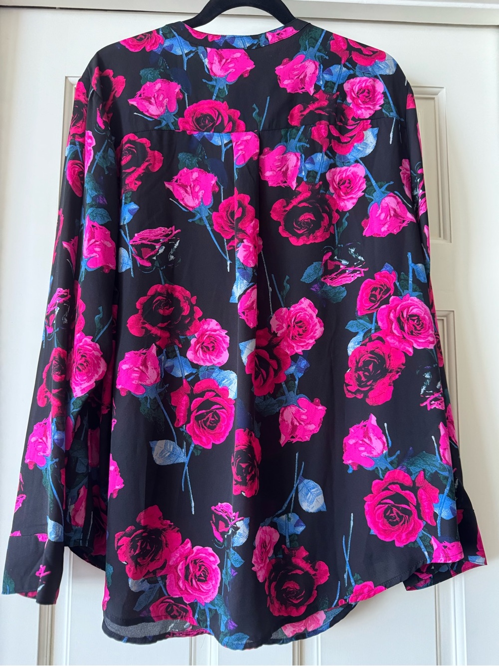 Torrid Black Floral Split-Neck Blouse in Hot Pink - Picture 4 of 4